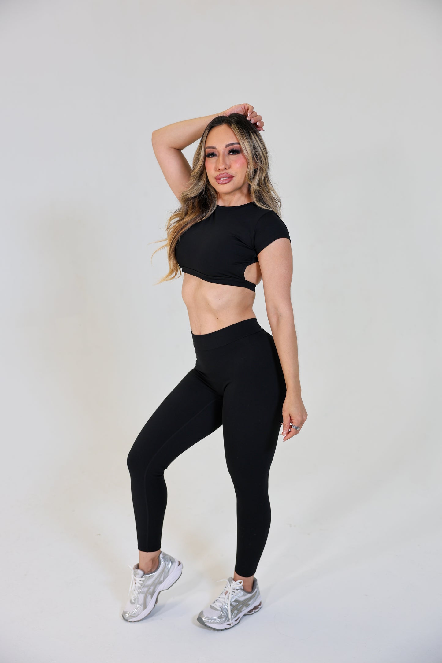 MUSCLE MAMI CROPPED TEE